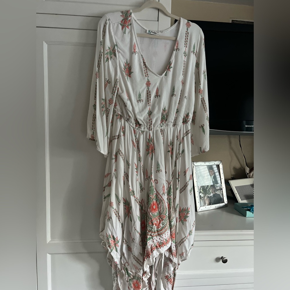Chic Floral Long Sleeve Dress in White
